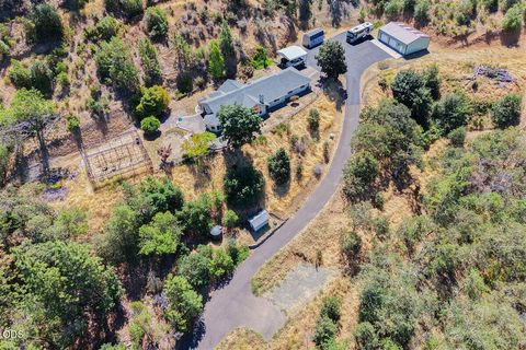 Tiny photo for 1040 Wards Creek Road, Rogue River, OR 97537 (MLS # 220225114)