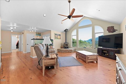 Tiny photo for 1040 Wards Creek Road, Rogue River, OR 97537 (MLS # 220225114)