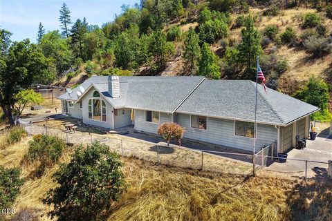 Tiny photo for 1040 Wards Creek Road, Rogue River, OR 97537 (MLS # 220225114)