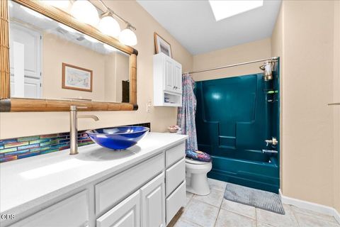 Tiny photo for 1040 Wards Creek Road, Rogue River, OR 97537 (MLS # 220225114)
