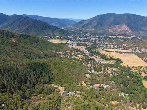 Tiny photo for 1040 Wards Creek Road, Rogue River, OR 97537 (MLS # 220225114)