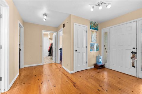 Tiny photo for 1040 Wards Creek Road, Rogue River, OR 97537 (MLS # 220225114)