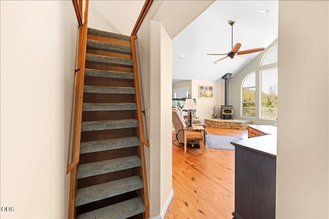 Tiny photo for 1040 Wards Creek Road, Rogue River, OR 97537 (MLS # 220225114)
