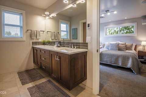 Tiny photo for 909 NW Delaware Avenue, Bend, OR 97703 (MLS # 220222734)