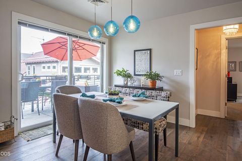 Tiny photo for 909 NW Delaware Avenue, Bend, OR 97703 (MLS # 220222734)