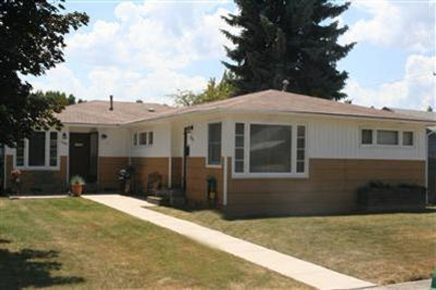 Recently remodeled duplex with a great return on investment. All hardwood floors have been refinished, new tile floors in bathrooms, new vanities, new kitchen cabinets, new paint inside & out. 1 unit is 2 bedroom 1 bath; 2nd unit is a 1 bedroom 1 bath with $500 month rent. Owner lives in the 1st unit which should conservatively bring in $650 a month. Each unit has a garage with alley access. Ask your agent to download the investment analysis for you from the MLS. Owner terms available with 20% down OAC.