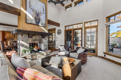 Tiny photo for 22887 Ghost Tree Lane, Bend, OR 97701 (MLS # 220212179)