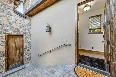 Tiny photo for 22887 Ghost Tree Lane, Bend, OR 97701 (MLS # 220212179)