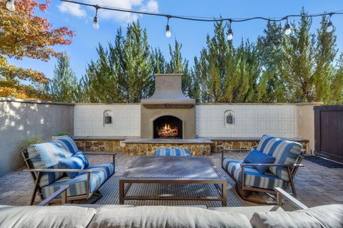 Tiny photo for 22887 Ghost Tree Lane, Bend, OR 97701 (MLS # 220212179)