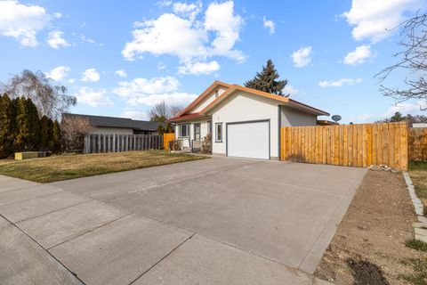 Tiny photo for 5485 Lockford Drive, Klamath Falls, OR 97603 (MLS # 220214254)