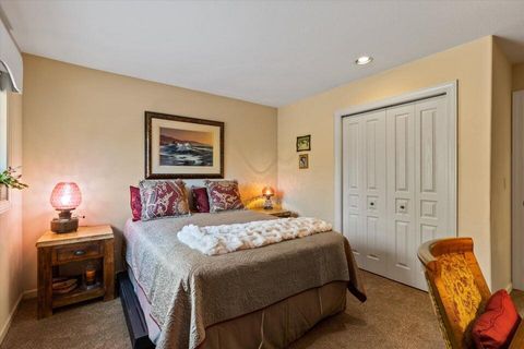 Tiny photo for 113 NW Gander Court, Bend, OR 97703 (MLS # 220219883)