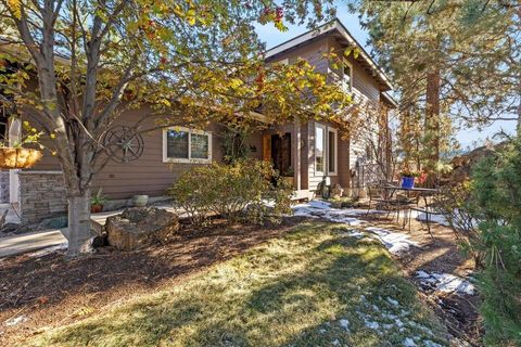 Tiny photo for 113 NW Gander Court, Bend, OR 97703 (MLS # 220219883)