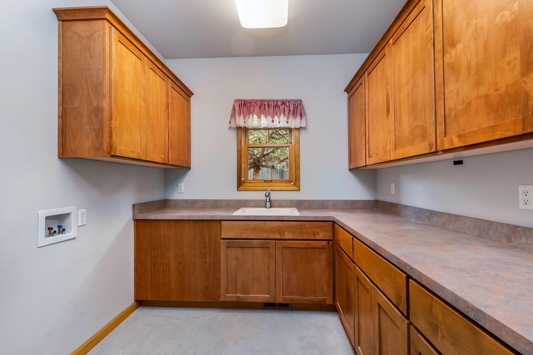 Pine Meadow Vill - Residential