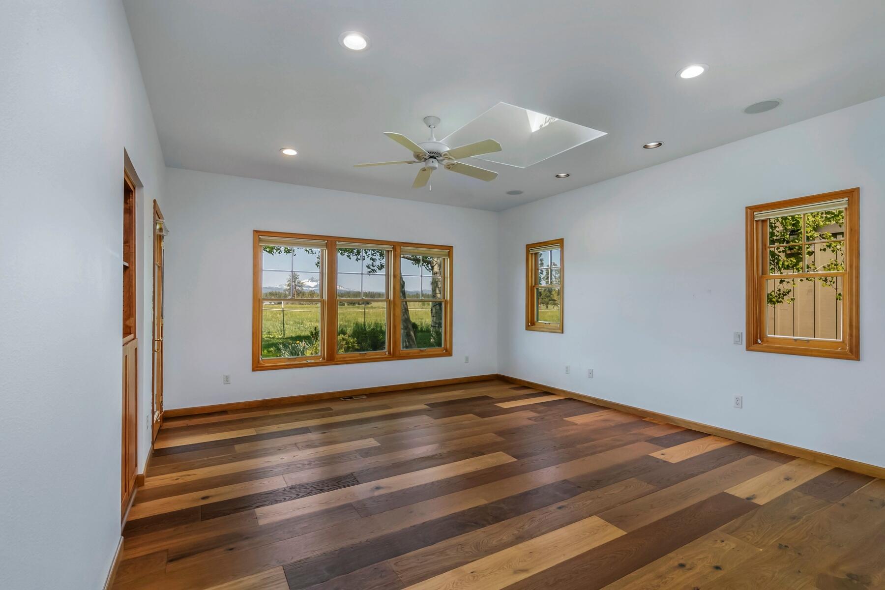 Pine Meadow Vill - Residential