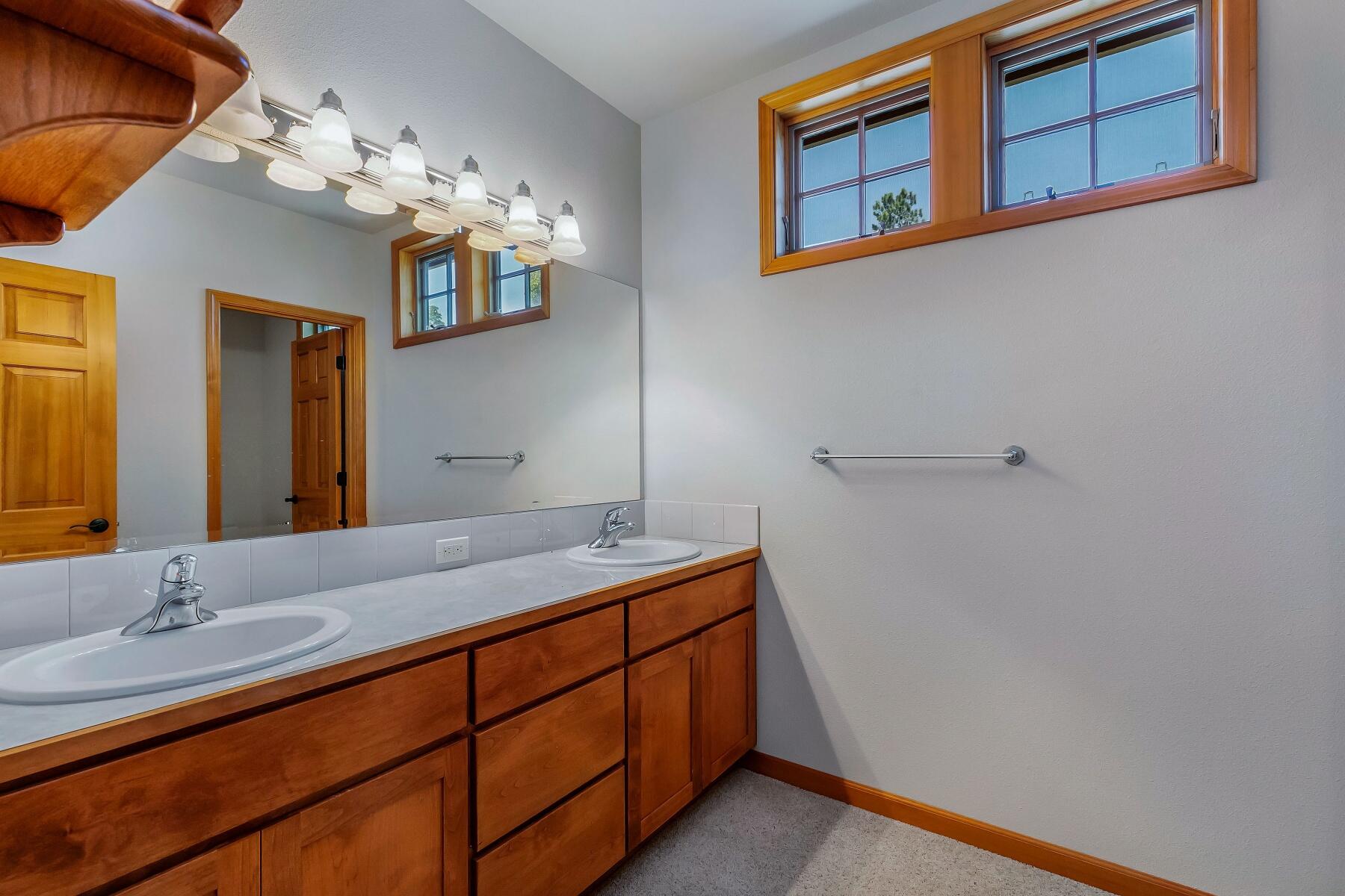 Pine Meadow Vill - Residential