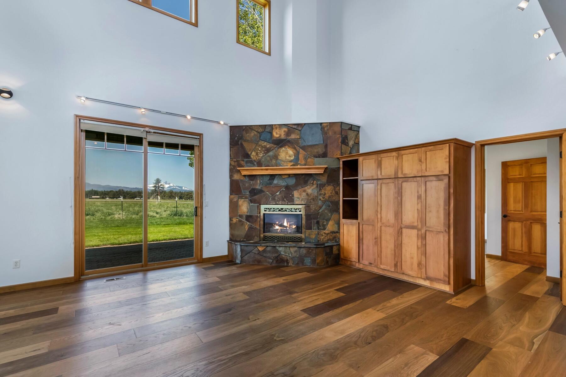 Pine Meadow Vill - Residential