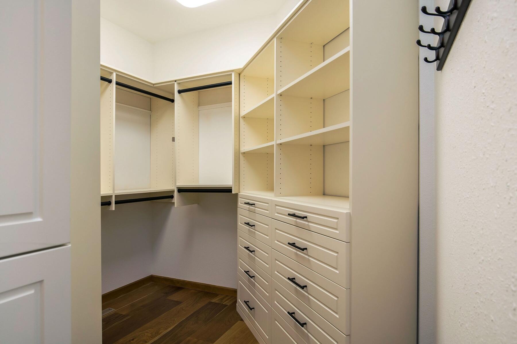 Pine Meadow Vill - Residential