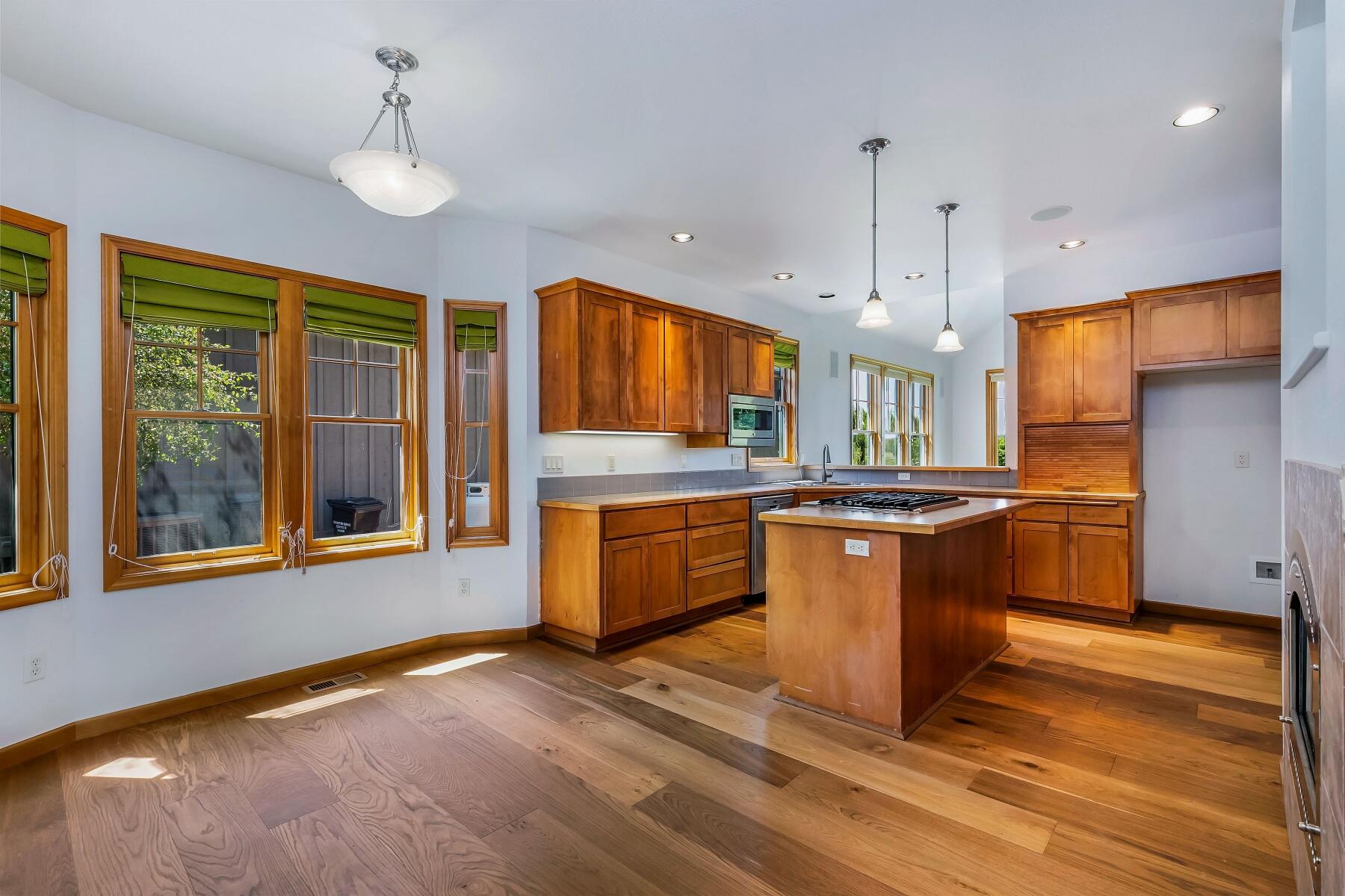 Pine Meadow Vill - Residential