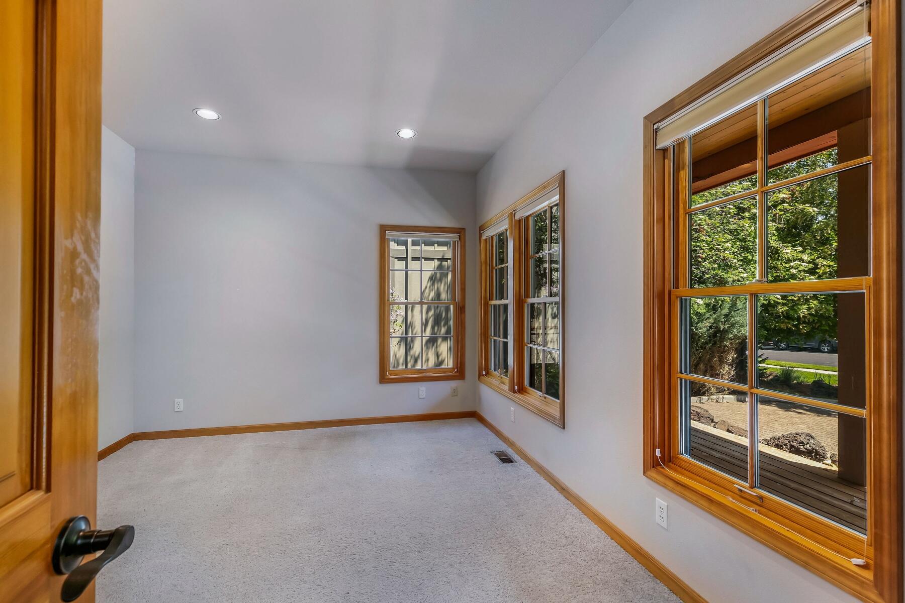 Pine Meadow Vill - Residential