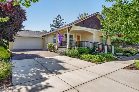 Photo of 414 Parkside Drive, Ashland, OR 97520 (MLS # 220224343)