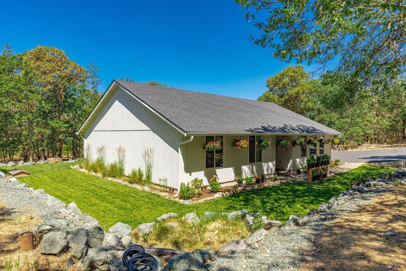 2526 Hamilton Lane