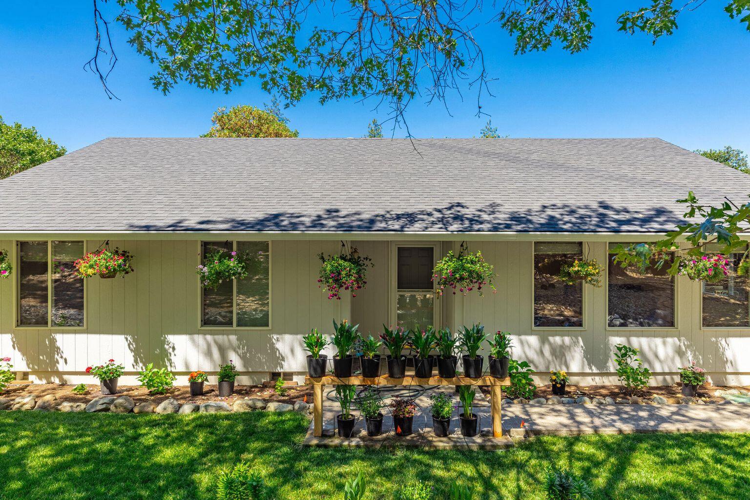 2526 Hamilton Lane