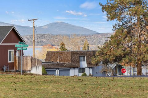 Tiny photo for 824 Quail Park Circle, Klamath Falls, OR 97601 (MLS # 220213704)