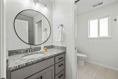 Tiny photo for 824 Quail Park Circle, Klamath Falls, OR 97601 (MLS # 220213704)