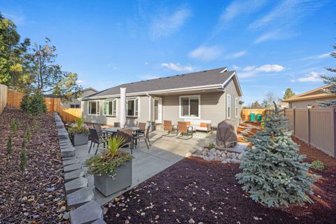Tiny photo for 824 Quail Park Circle, Klamath Falls, OR 97601 (MLS # 220213704)