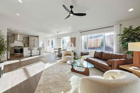 Tiny photo for 824 Quail Park Circle, Klamath Falls, OR 97601 (MLS # 220213704)