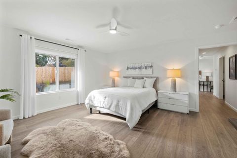 Tiny photo for 824 Quail Park Circle, Klamath Falls, OR 97601 (MLS # 220213704)