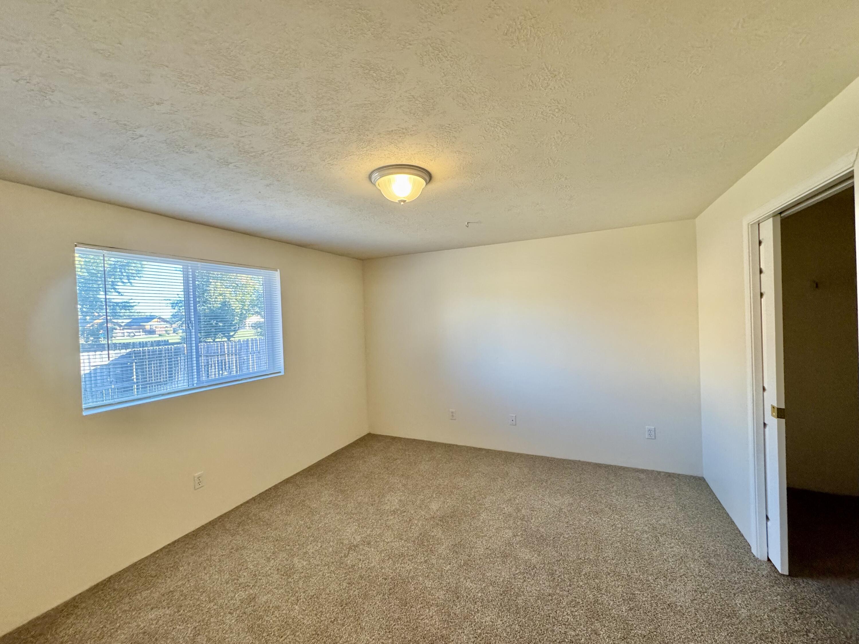 609 NE Larch Avenue 609 / 611