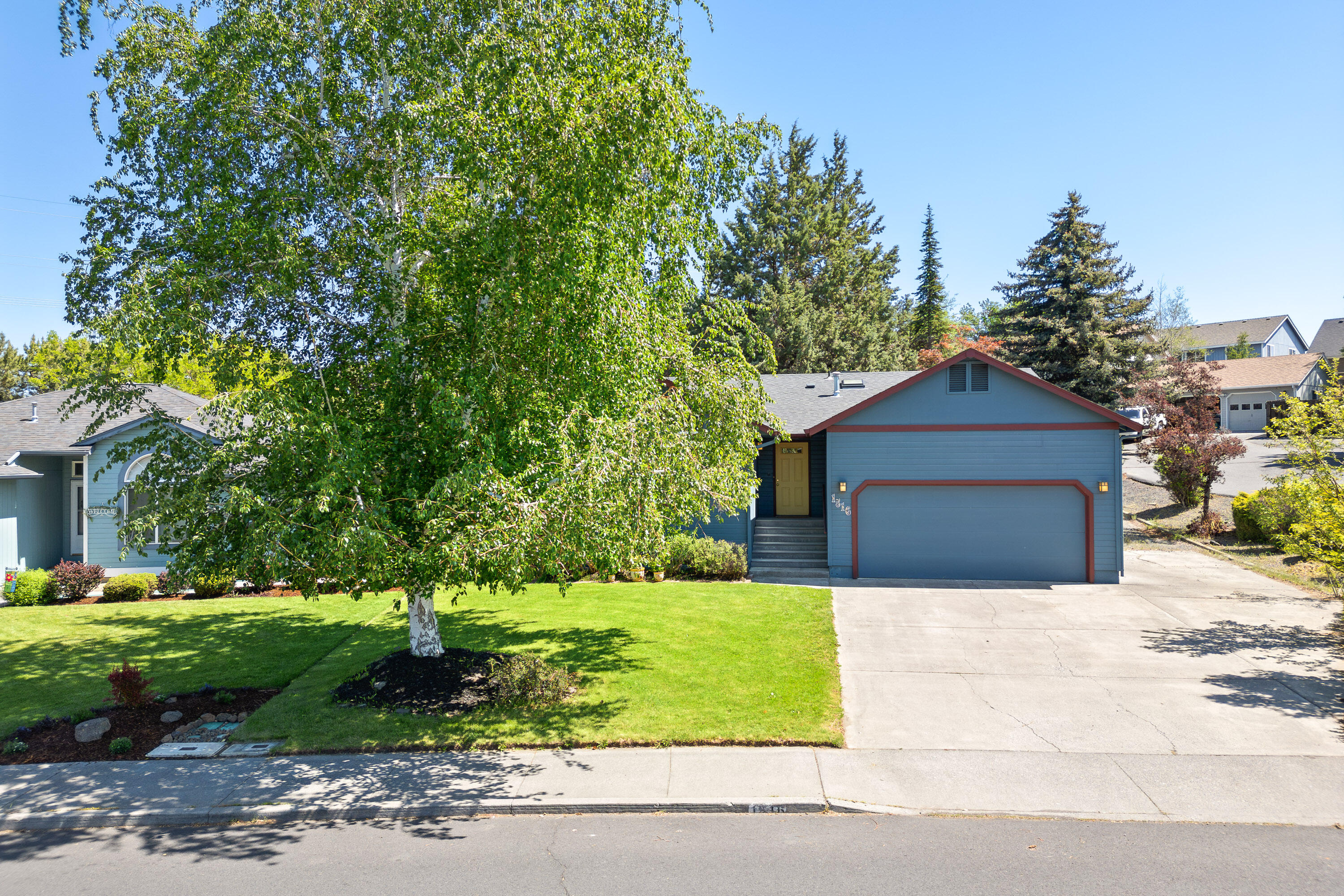 1516 NE Locksley Drive