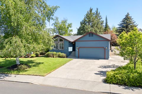 1516 NE Locksley Drive Bend OR 97701
