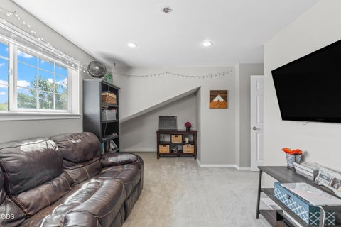 Tiny photo for 20716 Amber Way, Bend, OR 97701 (MLS # 220227312)