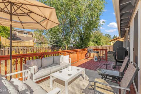 Tiny photo for 20716 Amber Way, Bend, OR 97701 (MLS # 220227312)