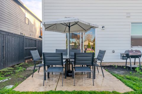 Tiny photo for 529 Black Bear Drive, Medford, OR 97501 (MLS # 220211937)