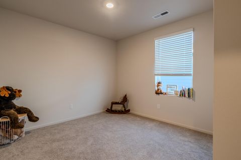 Tiny photo for 529 Black Bear Drive, Medford, OR 97501 (MLS # 220211937)