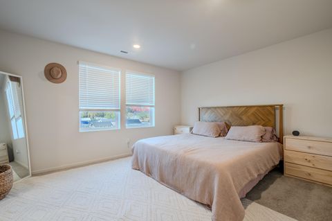 Tiny photo for 529 Black Bear Drive, Medford, OR 97501 (MLS # 220211937)