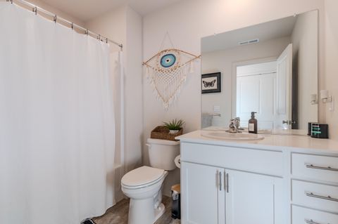 Tiny photo for 529 Black Bear Drive, Medford, OR 97501 (MLS # 220211937)