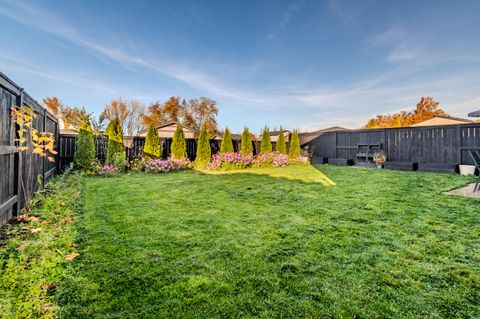 Tiny photo for 529 Black Bear Drive, Medford, OR 97501 (MLS # 220211937)