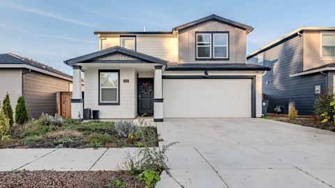 Photo of 529 Black Bear Drive, Medford, OR 97501 (MLS # 220211937)