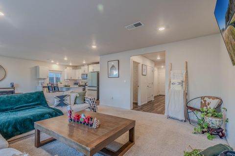 Tiny photo for 529 Black Bear Drive, Medford, OR 97501 (MLS # 220211937)