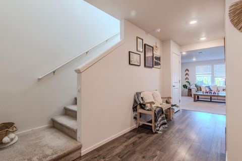 Tiny photo for 529 Black Bear Drive, Medford, OR 97501 (MLS # 220211937)