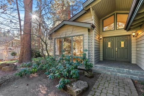 Tiny photo for 20375 SE Big Bear Court, Bend, OR 97702 (MLS # 220212579)