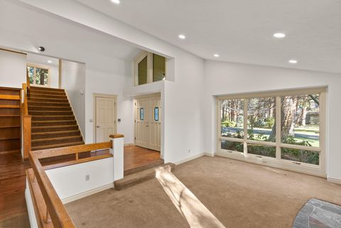 Tiny photo for 20375 SE Big Bear Court, Bend, OR 97702 (MLS # 220212579)