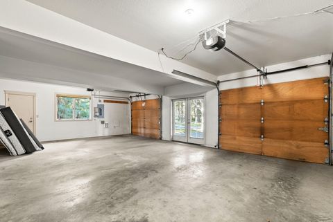 Tiny photo for 20375 SE Big Bear Court, Bend, OR 97702 (MLS # 220212579)