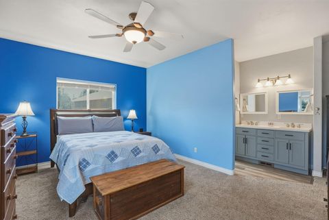 Tiny photo for 21821 Butler Market RD, Bend, OR 97701 (MLS # 220221154)