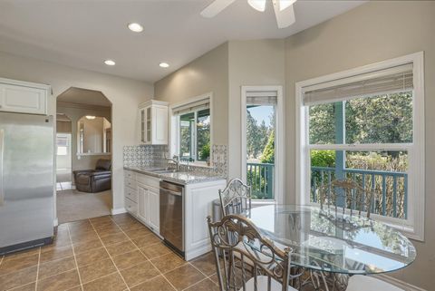 Tiny photo for 21821 Butler Market RD, Bend, OR 97701 (MLS # 220221154)