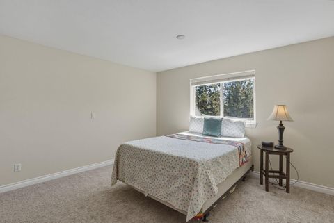 Tiny photo for 21821 Butler Market RD, Bend, OR 97701 (MLS # 220221154)